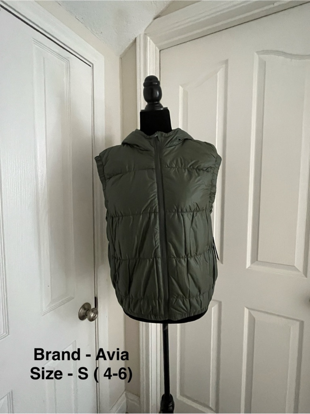 Avia Hooded Quilted Vest in Olive